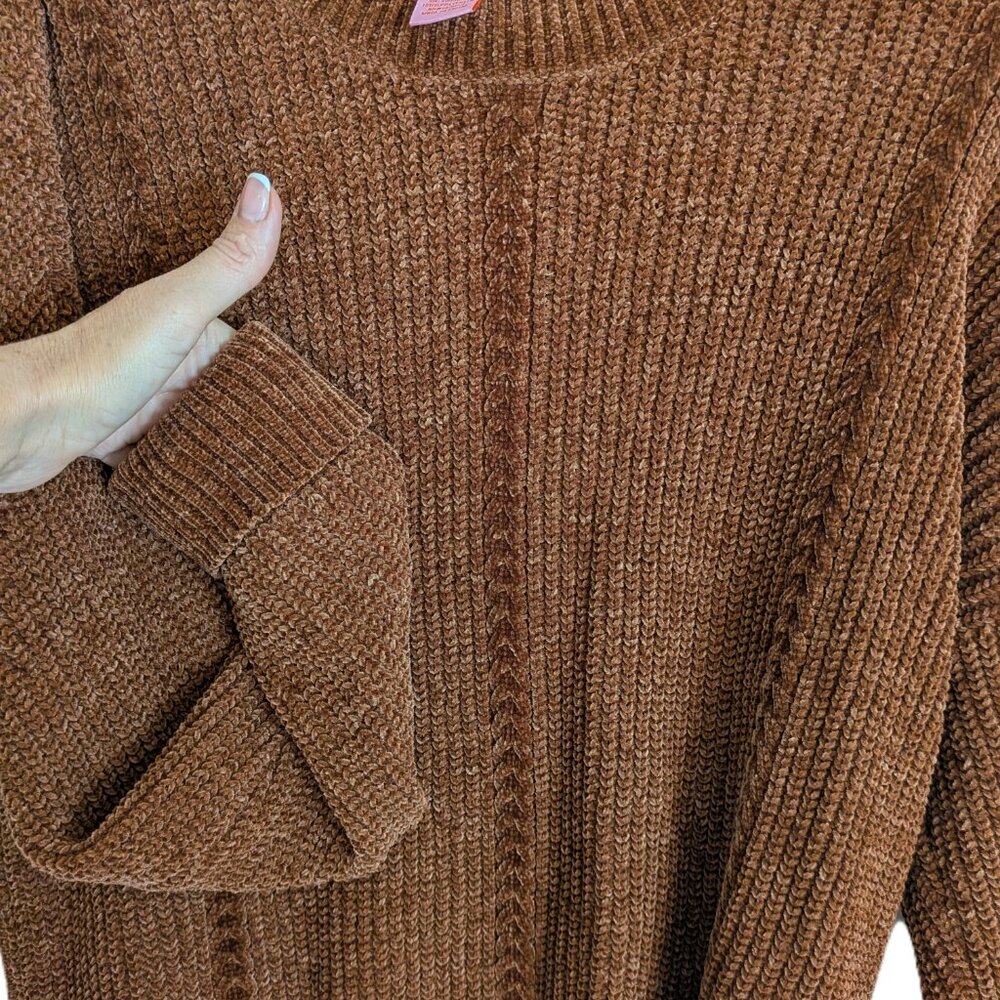 Sweater - Picture 2 of 4